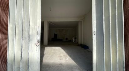Parking/garage/box à Barcelos, Vila Boa e Vila Frescainha (São Martinho e São Pedro) de 118 m²
