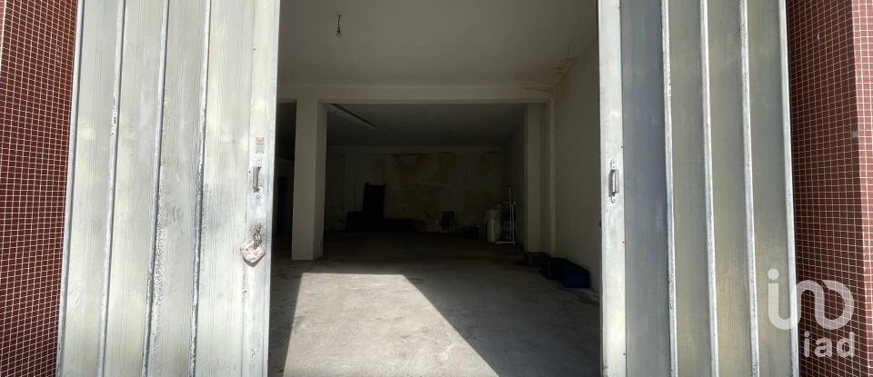 Parking/garage/box à Barcelos, Vila Boa e Vila Frescainha (São Martinho e São Pedro) de 118 m²