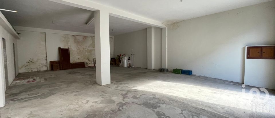 Parking/garage/box à Barcelos, Vila Boa e Vila Frescainha (São Martinho e São Pedro) de 118 m²