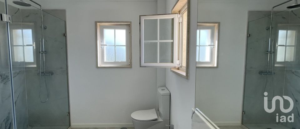 Moradia T5 em Corroios de 248 m²