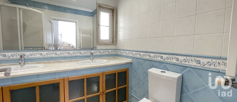 Moradia T5 em Corroios de 248 m²