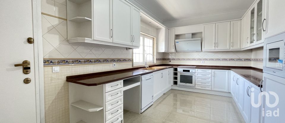 Moradia T5 em Corroios de 248 m²