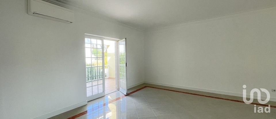 Moradia T5 em Corroios de 248 m²