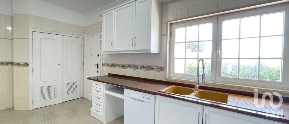 Moradia T5 em Corroios de 248 m²