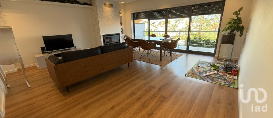 Moradia T3 em Charneca De Caparica E Sobreda de 134 m²