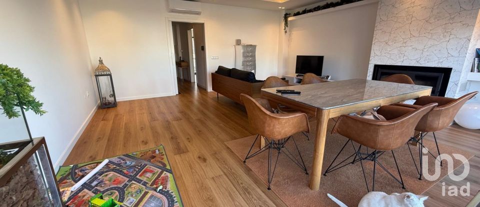 Moradia T3 em Charneca De Caparica E Sobreda de 134 m²