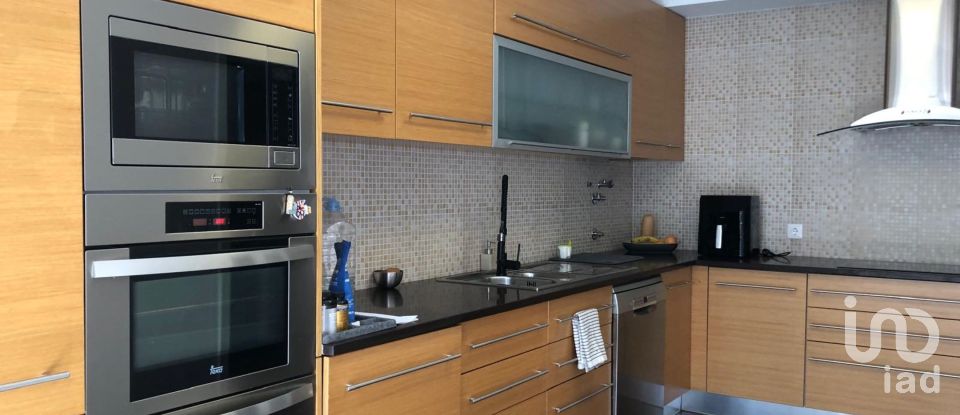 Moradia T3 em Charneca De Caparica E Sobreda de 134 m²