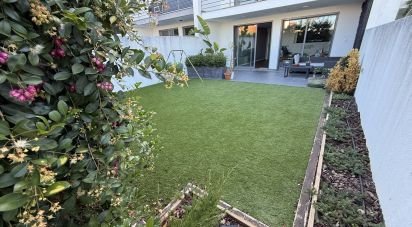 Maison T3 à Charneca De Caparica E Sobreda de 134 m²