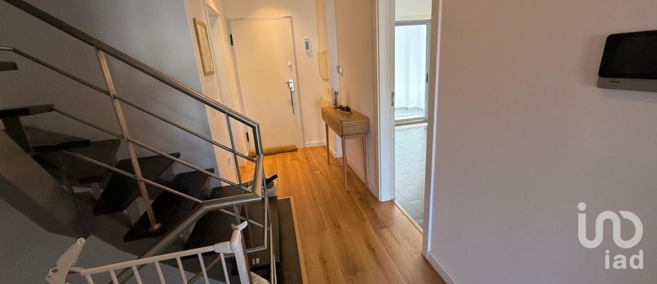 Moradia T3 em Charneca De Caparica E Sobreda de 134 m²