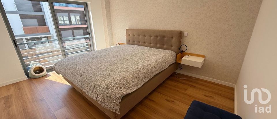 Moradia T3 em Charneca De Caparica E Sobreda de 134 m²