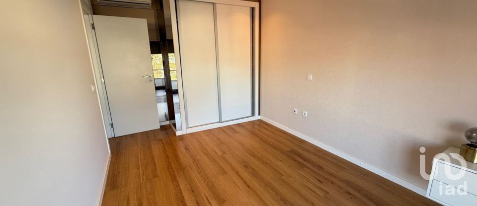 Moradia T3 em Charneca De Caparica E Sobreda de 134 m²