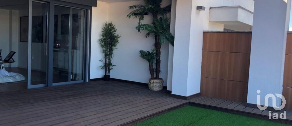 Moradia T3 em Charneca De Caparica E Sobreda de 134 m²