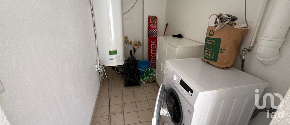 Moradia T3 em Charneca De Caparica E Sobreda de 134 m²