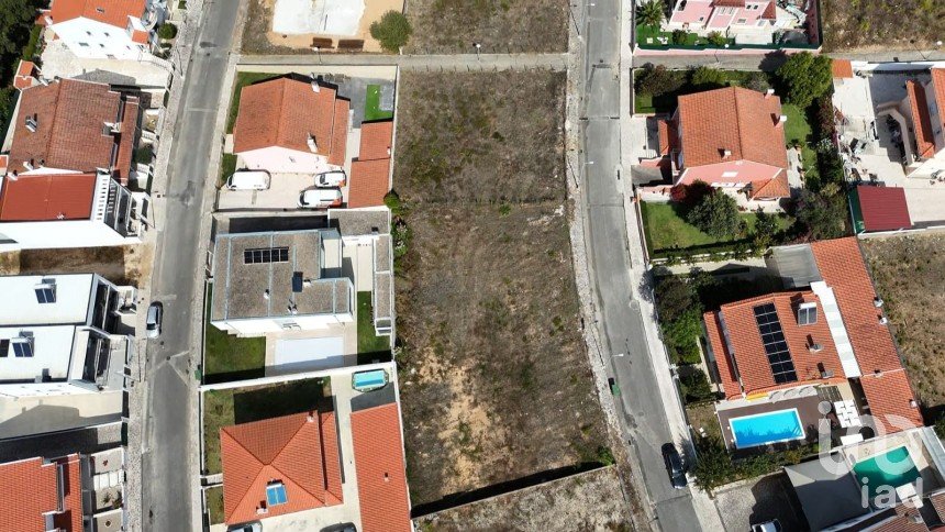 Terreno em Rio Maior de 561 m²