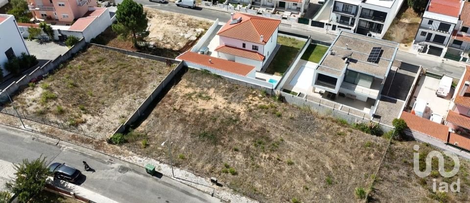 Terreno em Rio Maior de 561 m²