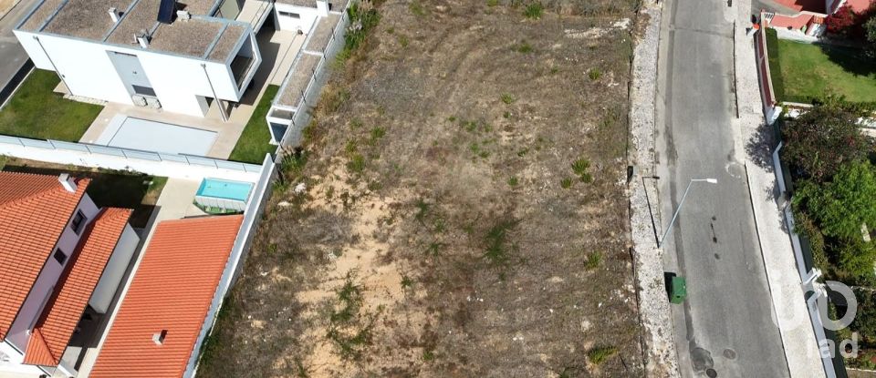 Terreno em Rio Maior de 561 m²