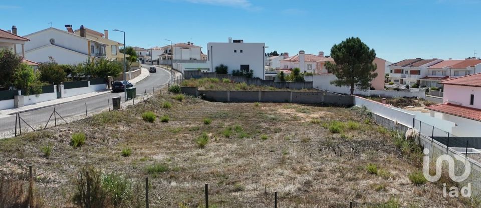 Terreno em Rio Maior de 561 m²