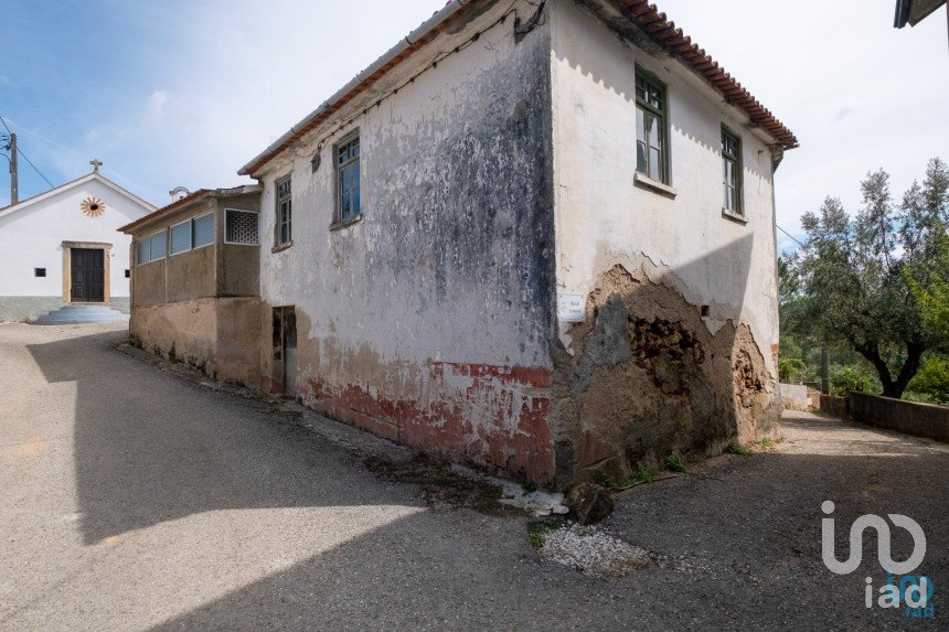 Maison de village T3 à Carvalho de 254 m²