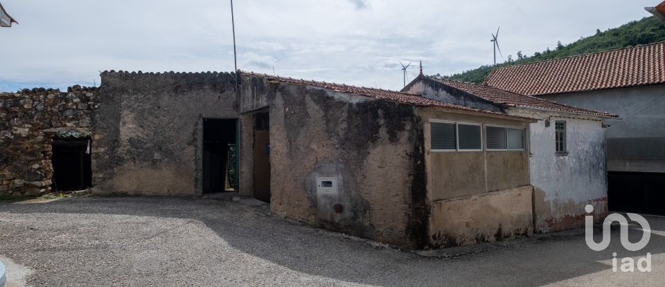 Maison de village T3 à Carvalho de 254 m²