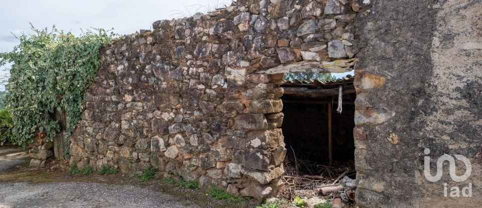 Maison de village T3 à Carvalho de 254 m²