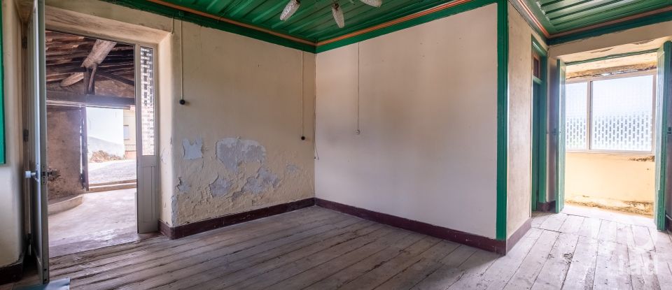 Maison de village T3 à Carvalho de 254 m²