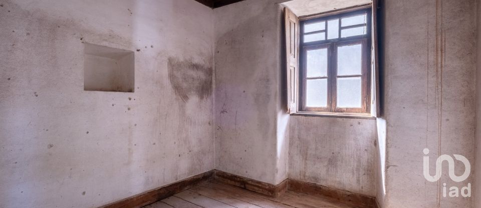 Maison de village T3 à Carvalho de 254 m²