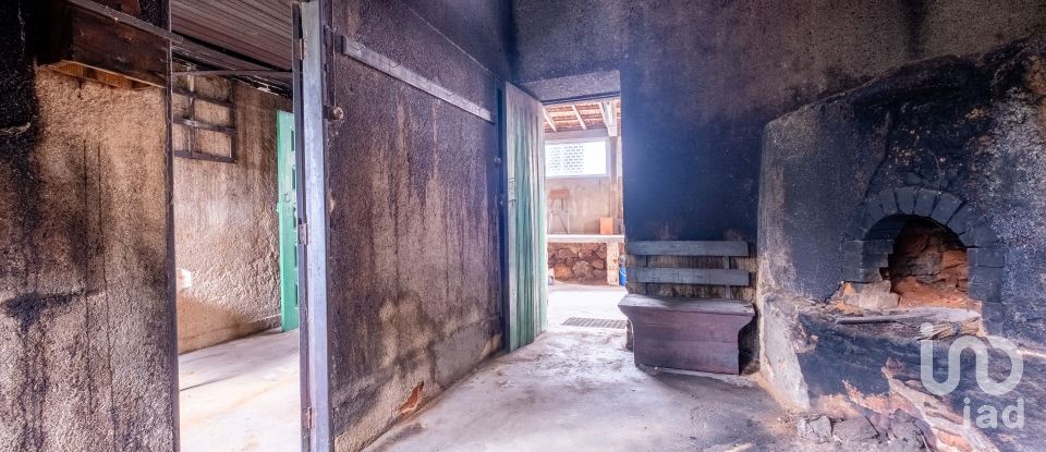 Maison de village T3 à Carvalho de 254 m²