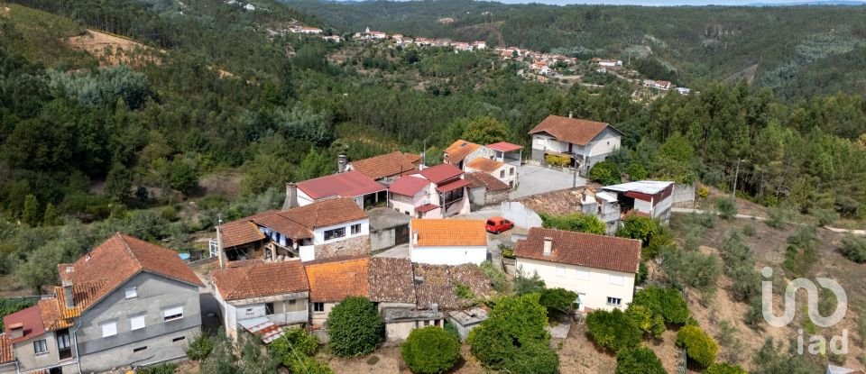 Maison de village T3 à Carvalho de 254 m²