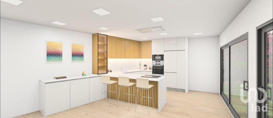 Maison T3 à Palmeira de Faro e Curvos de 230 m²