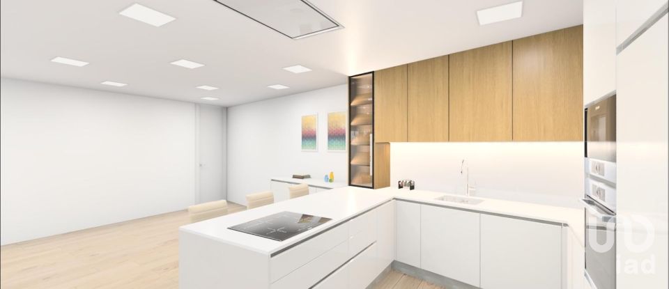 Maison T3 à Palmeira de Faro e Curvos de 230 m²