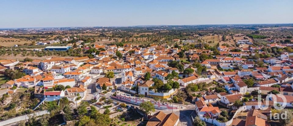 Terreno em Rio Maior de 561 m²