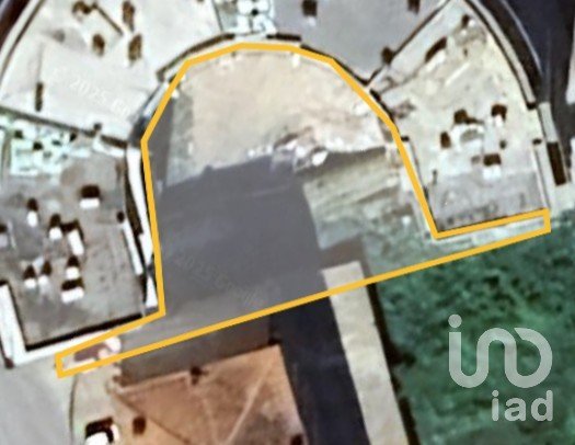 Terreno em Peso da Régua e Godim de 989 m²