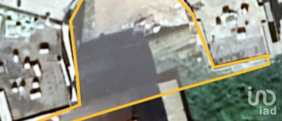 Terreno em Peso da Régua e Godim de 989 m²