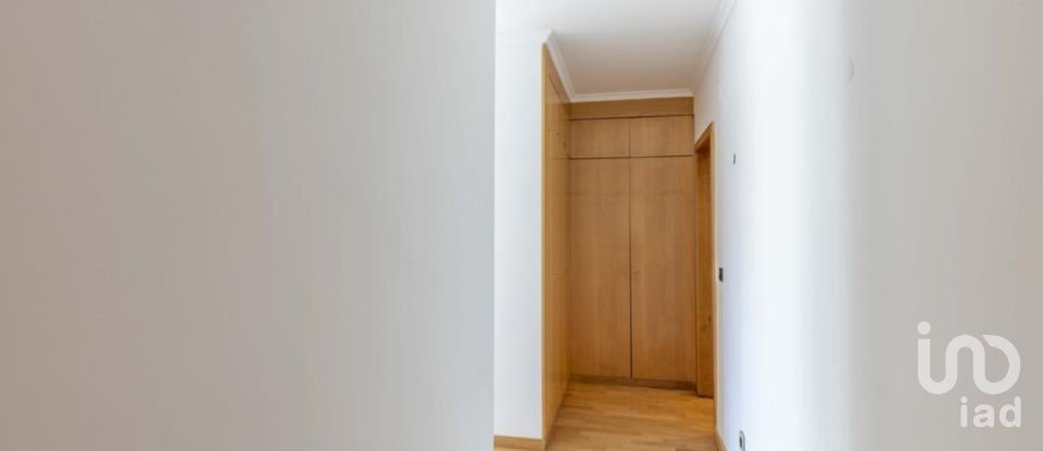 Apartment T2 in Alcântara of 123 m²