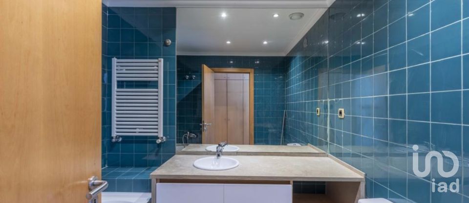 Apartment T2 in Alcântara of 123 m²