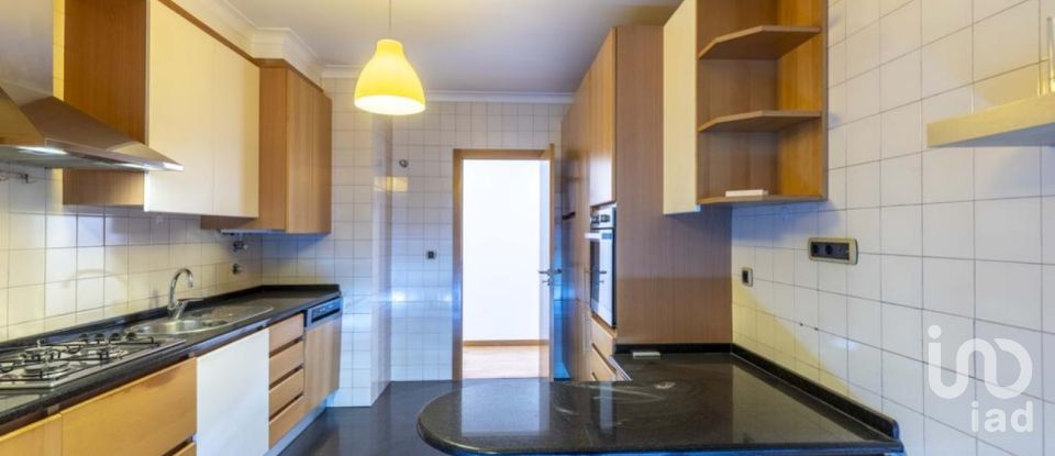 Apartment T2 in Alcântara of 123 m²