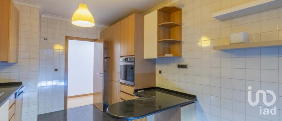 Apartment T2 in Alcântara of 123 m²