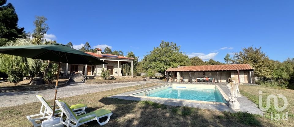 Quinta T4 em Crasto, Ruivos e Grovelas de 341 m²