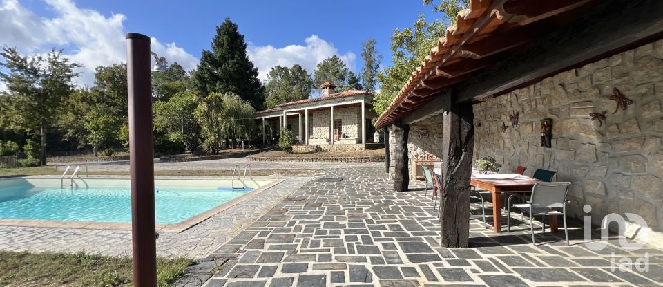 Quinta T4 em Crasto, Ruivos e Grovelas de 341 m²