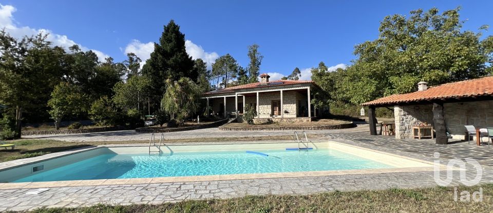 Quinta T4 em Crasto, Ruivos e Grovelas de 341 m²