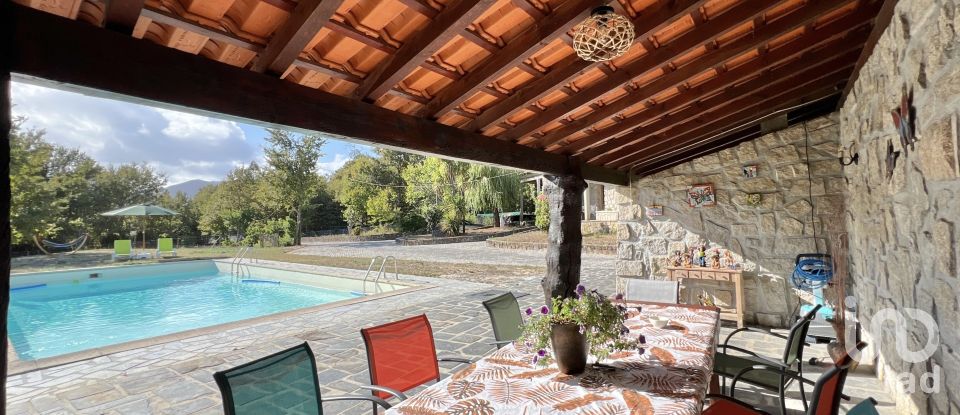 Quinta T4 em Crasto, Ruivos e Grovelas de 341 m²