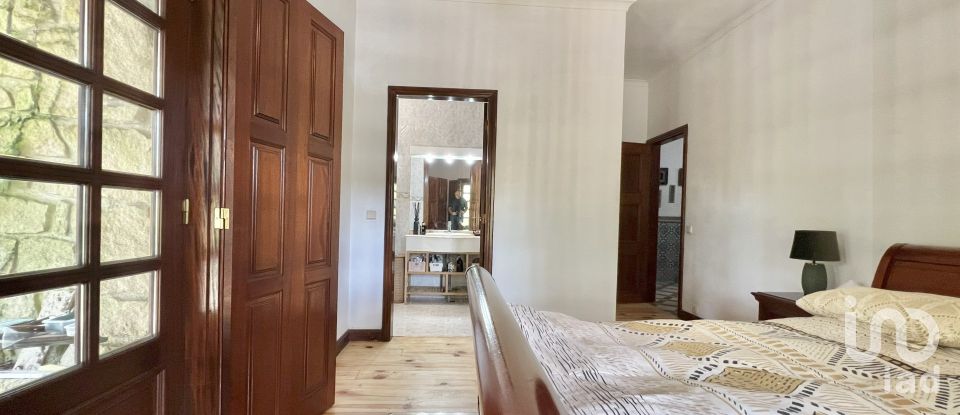 Quinta T4 em Crasto, Ruivos e Grovelas de 341 m²