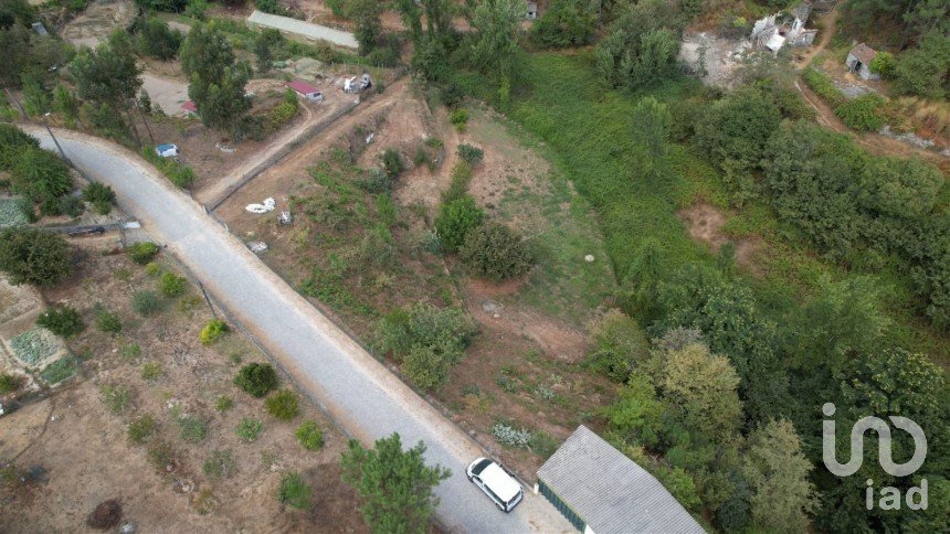 Terreno em Santo isidoro e livração de 2 100 m²