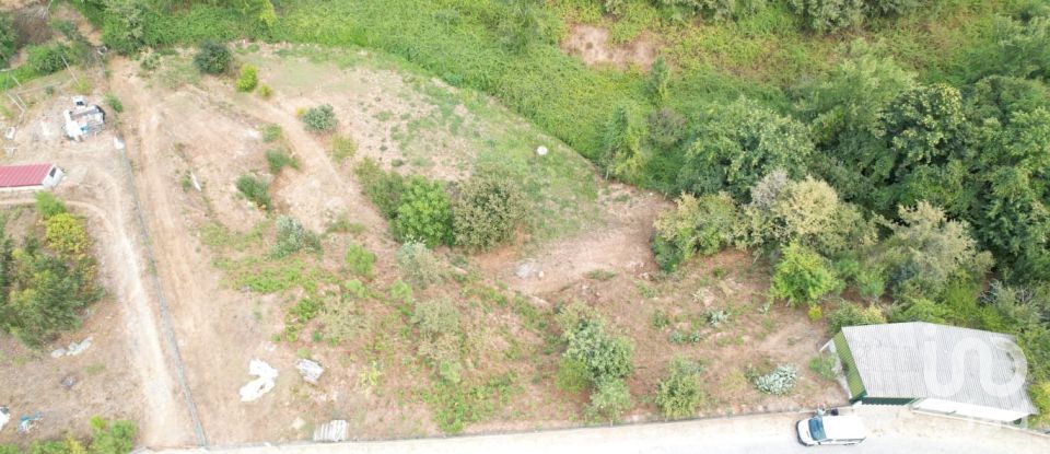 Terreno em Santo isidoro e livração de 2 100 m²