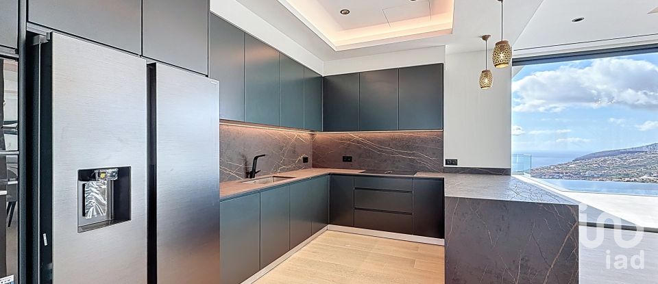 Maison T3 à Arco da Calheta de 277 m²