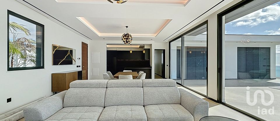 Maison T3 à Arco da Calheta de 277 m²