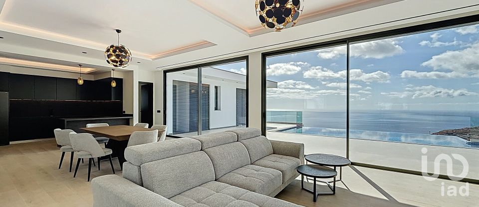 Maison T3 à Arco da Calheta de 277 m²