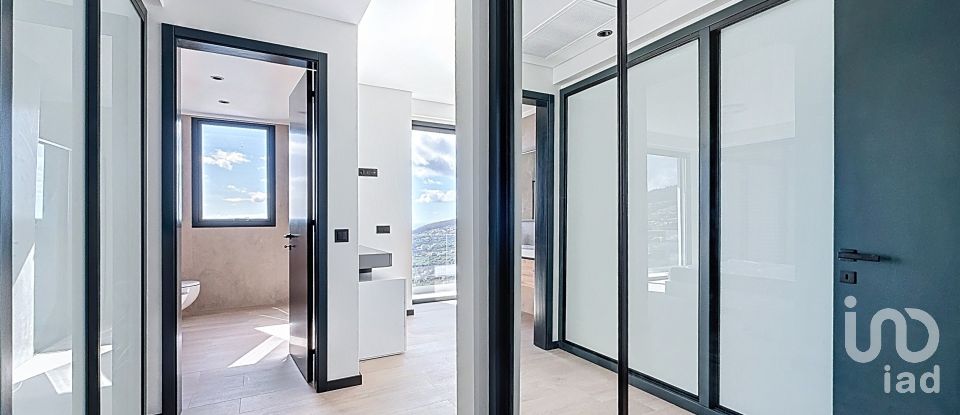 Maison T3 à Arco da Calheta de 277 m²