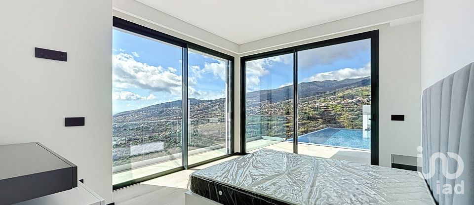 Maison T3 à Arco da Calheta de 277 m²