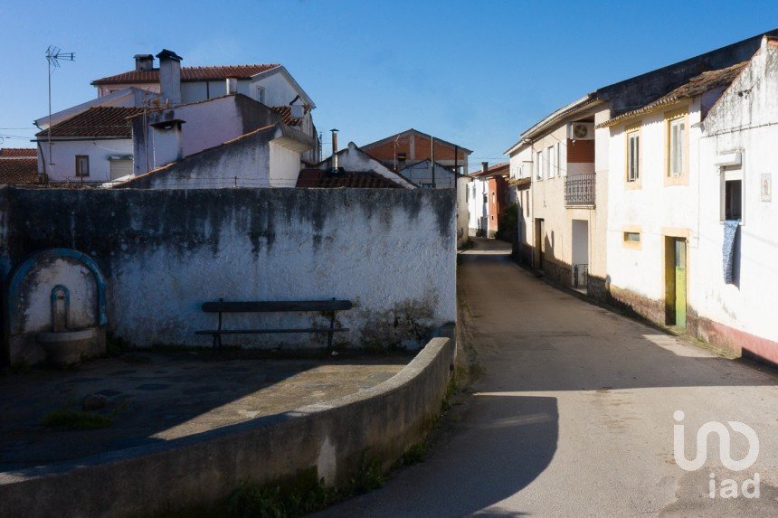House T3 in Lousã e Vilarinho of 170 m²
